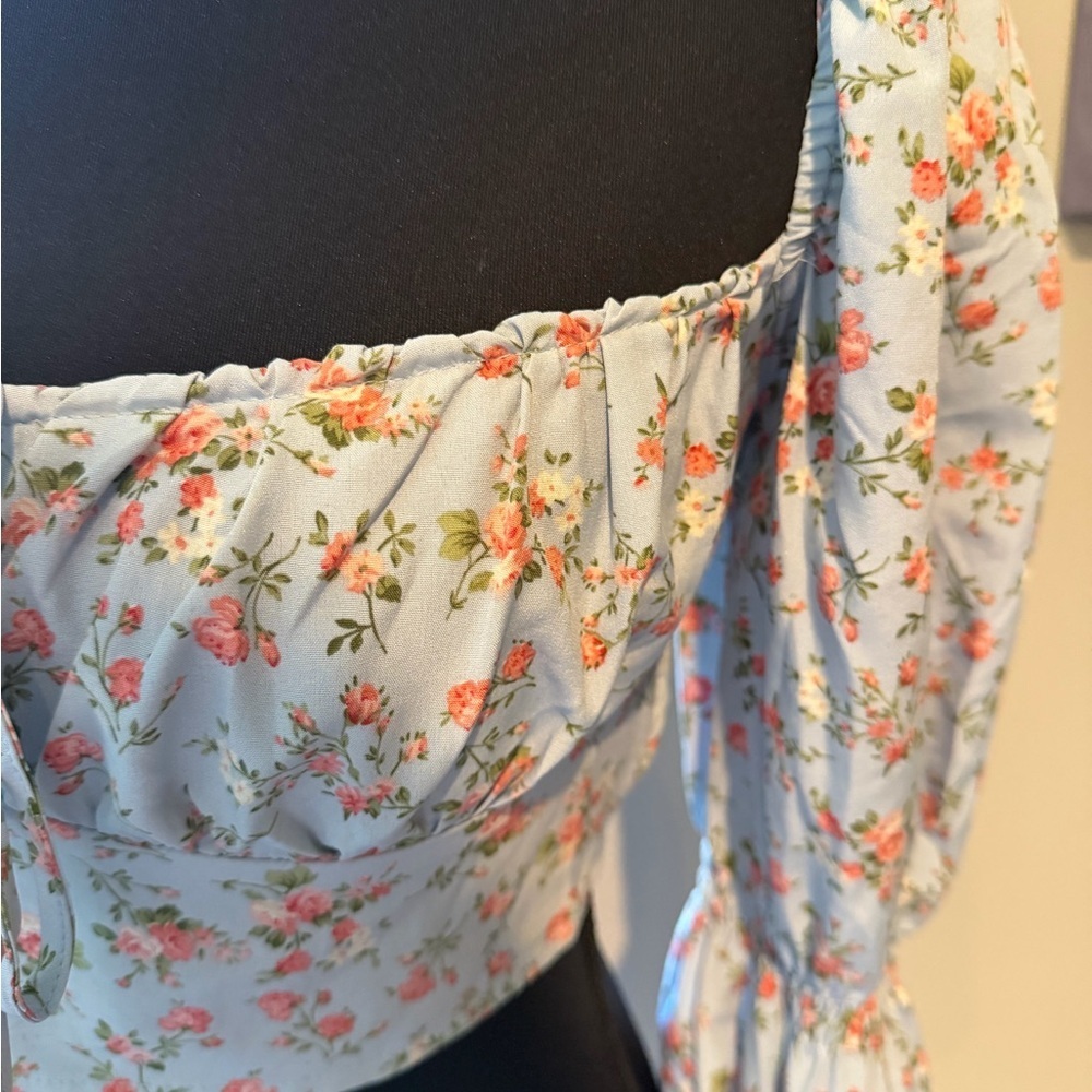 SHEIN Adorable Light Blue Floral Tie-Front Puff Sleeve Crop Top size Small - Picture 3 of 8
